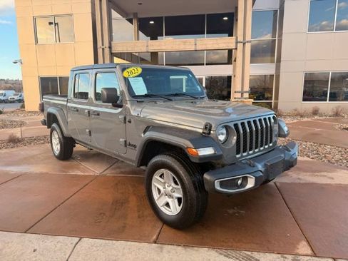 Used 2023 Jeep Gladiator Sport AWD/4WD image 10