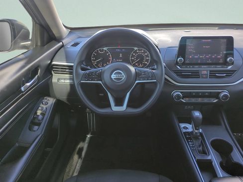 Used 2019 Nissan Altima 2.5 S FWD image 12