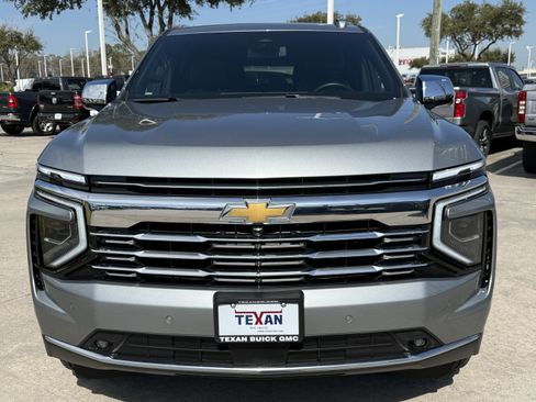Used 2025 Chevrolet Suburban Premier image 10