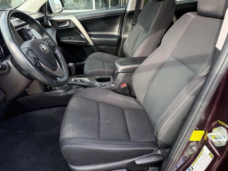 Used 2018 Toyota RAV4 XLE AWD/4WD image 16