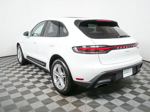 Certified 2025 Porsche Macan image 3