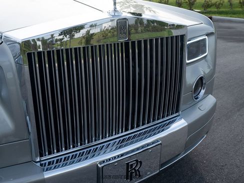 Used 2005 Rolls-Royce Phantom Sedan RWD image 60