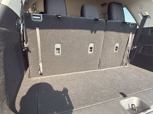 New 2025 Nissan Pathfinder SV image 27