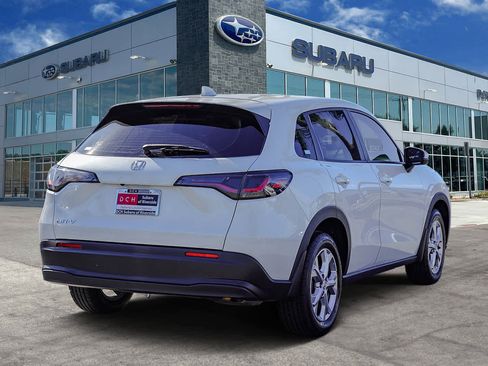 Used 2023 Honda HR-V LX image 4