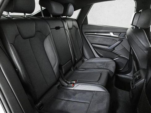 Used 2022 Audi SQ5 Premium w/ Convenience Package image 21