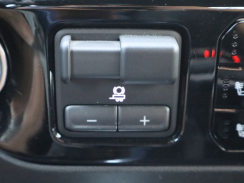 Certified 2024 Chevrolet Silverado 1500 High Country w/ High Country Premium Package image 31