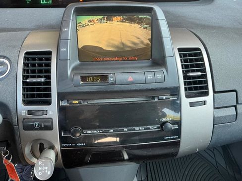 Used 2007 Toyota Prius Touring w/ Pkg 1 FWD image 18