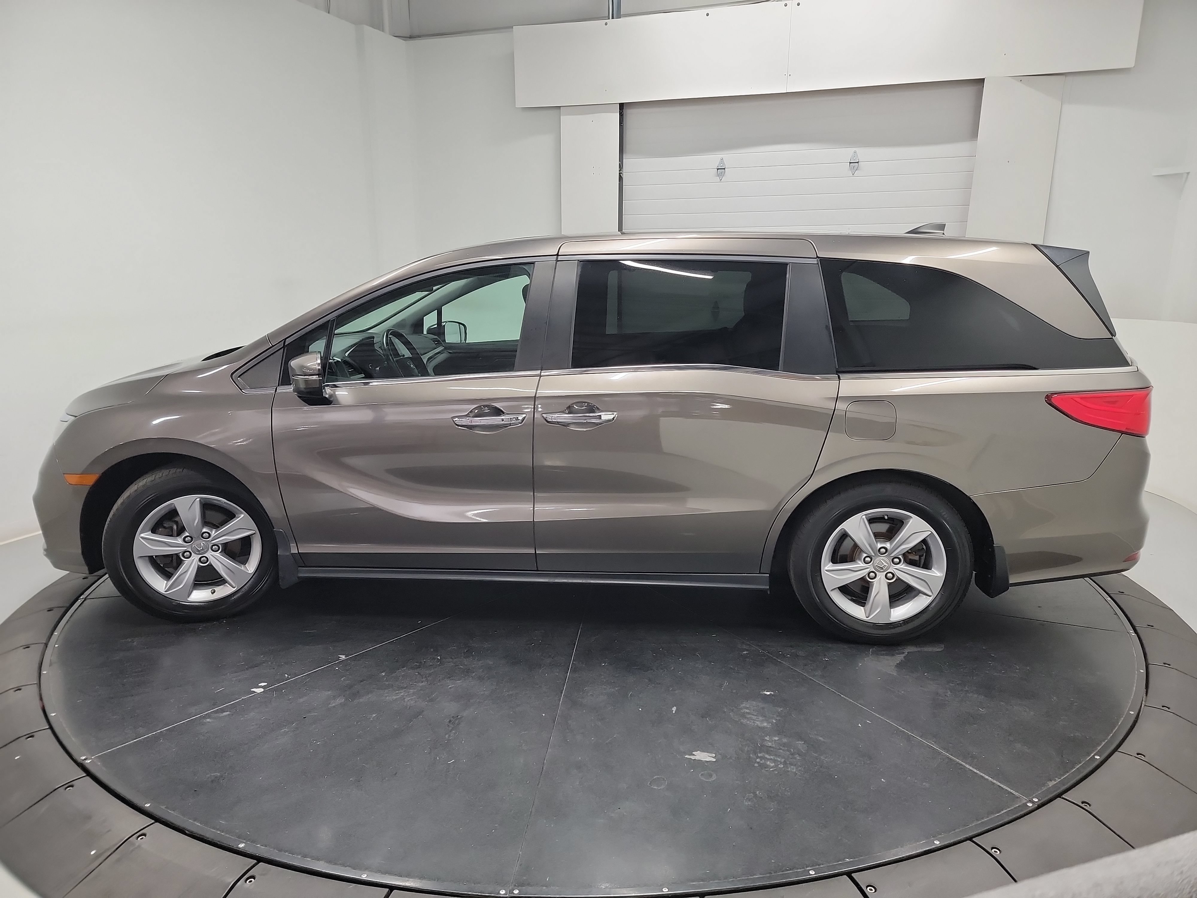 Used 2019 Honda Odyssey EX-L image 4