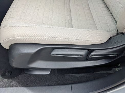 Used 2025 Honda HR-V LX image 24