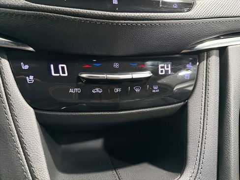 Used 2020 Cadillac XT5 Premium Luxury FWD image 22
