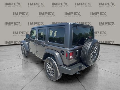 Used 2025 Jeep Wrangler Unlimited Sport AWD/4WD image 3