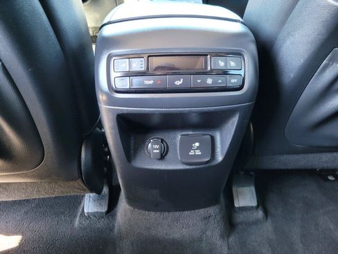 Used 2024 Hyundai Palisade Limited AWD/4WD image 18
