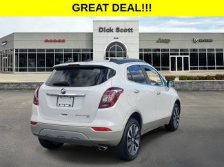 Used 2021 Buick Encore Preferred AWD/4WD video 5