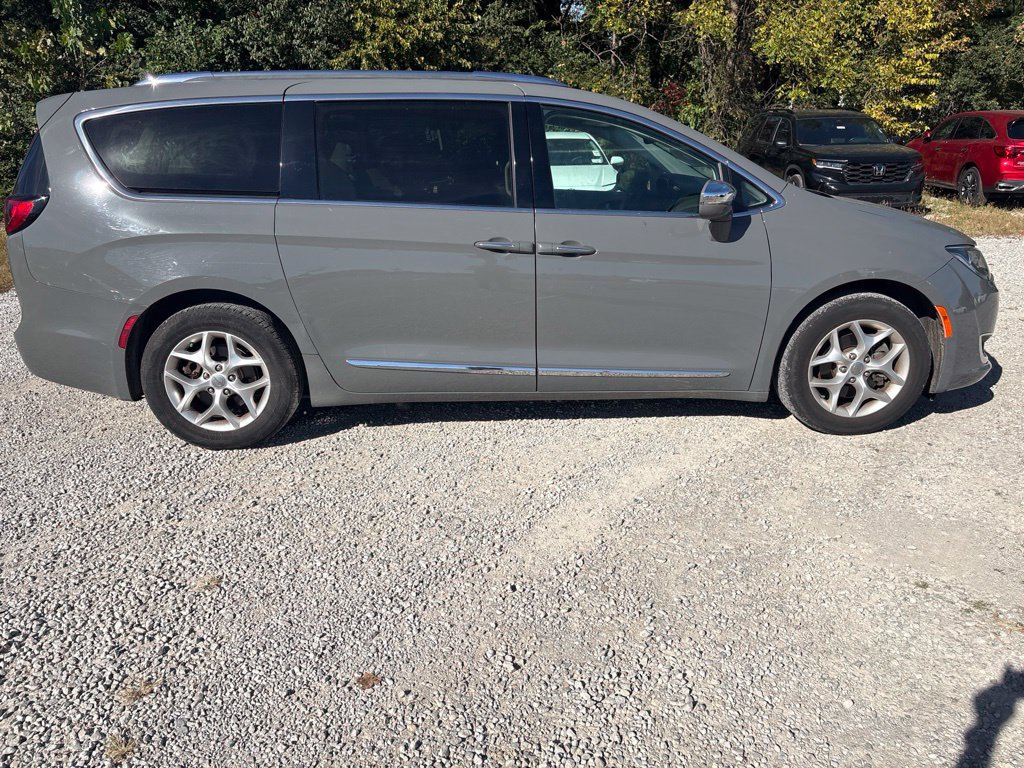 Used 2020 Chrysler Pacifica Limited FWD image 7