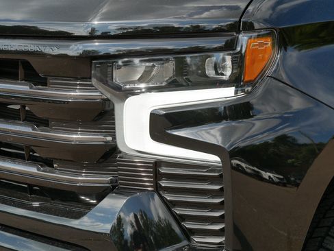 Used 2024 Chevrolet Silverado 1500 High Country w/ Midnight Edition AWD/4WD image 16