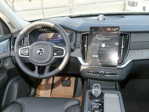 New 2026 Volvo XC90 B6 Ultra w/ Lounge Package image 25