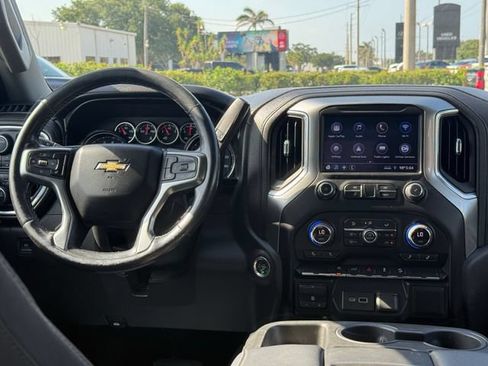 Used 2021 Chevrolet Silverado 1500 LT AWD/4WD image 18