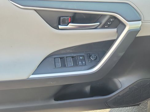 New 2025 Toyota RAV4 Limited image 21
