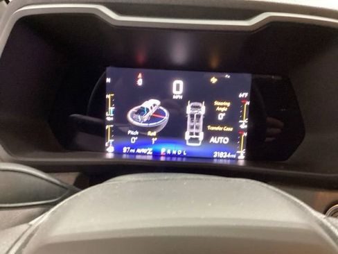 Used 2023 Chevrolet Colorado Trail Boss w/ Technology Package image 7