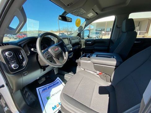 Used 2022 GMC Sierra 3500 Pro w/ Convenience Package image 12