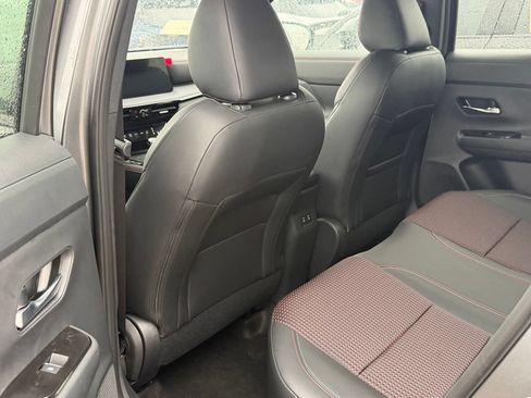 New 2026 Nissan Kicks SR FWD image 19