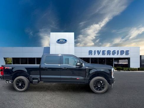 Certified 2025 Ford F250 Platinum AWD/4WD image 2