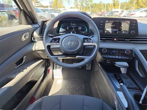 New 2025 Hyundai Elantra Sport image 11