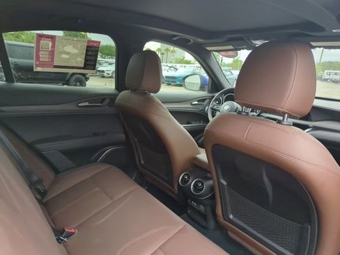 Used 2022 Alfa Romeo Stelvio Ti image 24