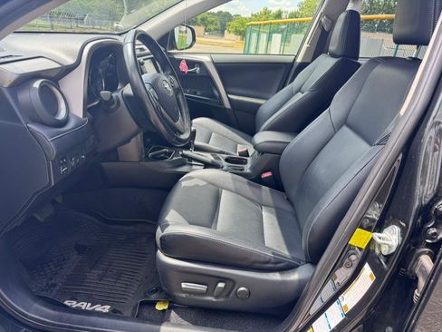 Used 2017 Toyota RAV4 Limited image 11