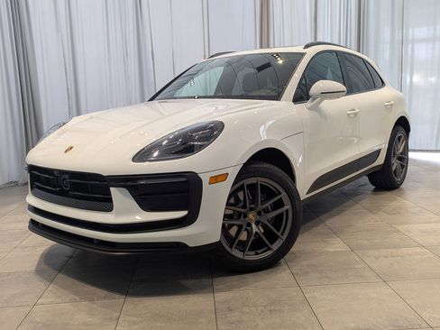 Used 2025 Porsche Macan image 1