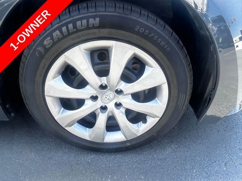 Used 2024 Toyota Corolla LE FWD image 17