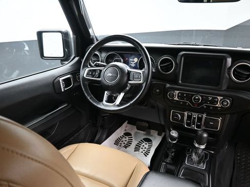 Used 2018 Jeep Wrangler Unlimited Sahara AWD/4WD image 22