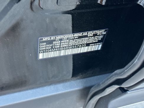 Certified 2024 Mercedes-Benz GLB 250 4MATIC image 37