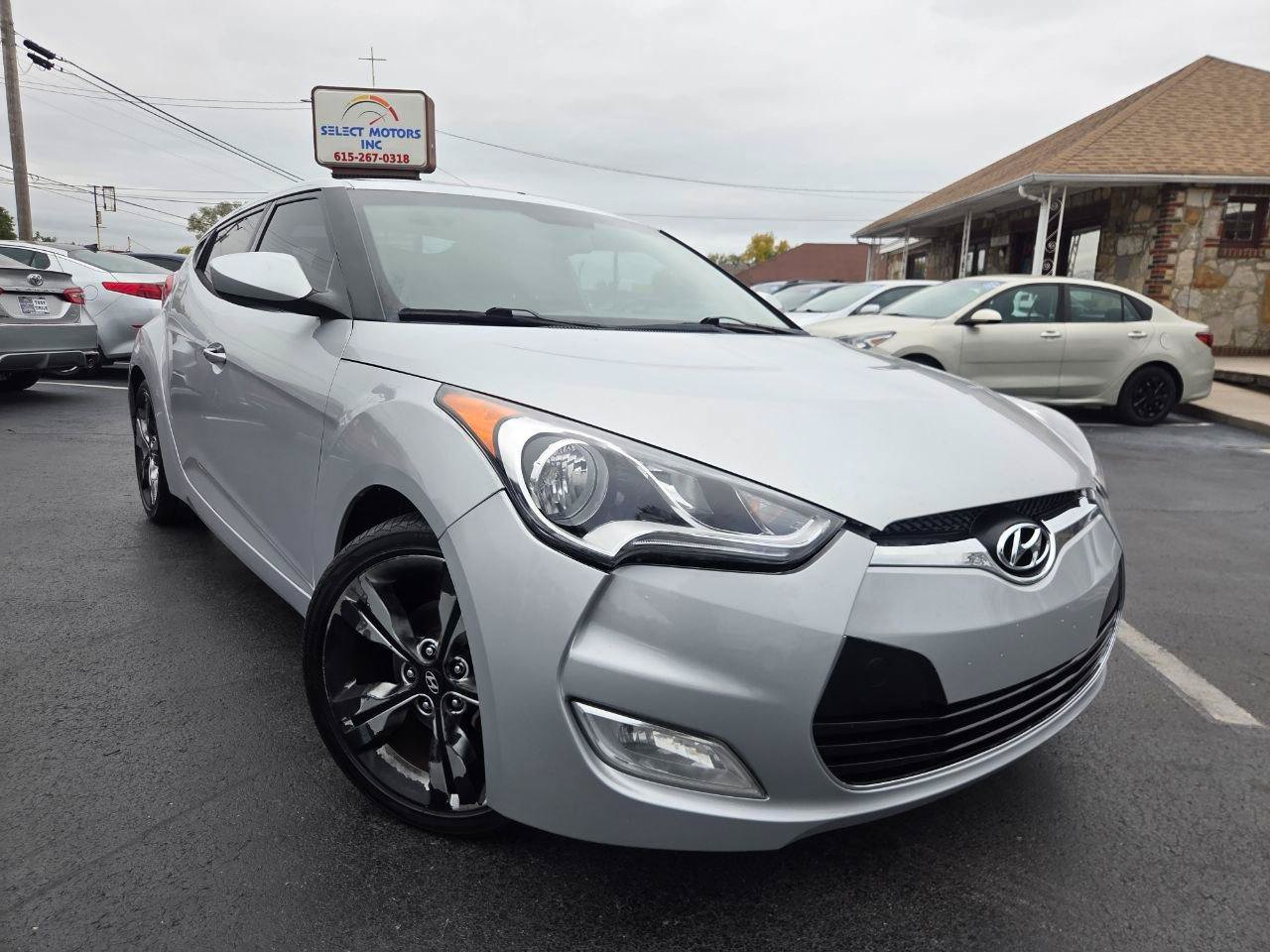 Used 2017 Hyundai Veloster Value Edition FWD image 5