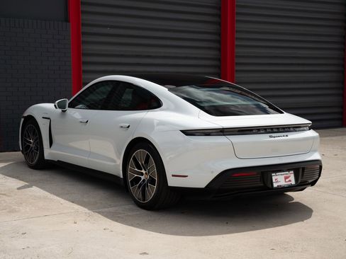 Used 2021 Porsche Taycan 4S AWD/4WD image 9