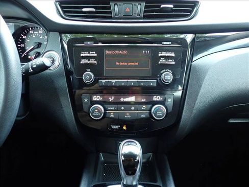 Used 2017 Nissan Rogue Sport SV FWD image 16