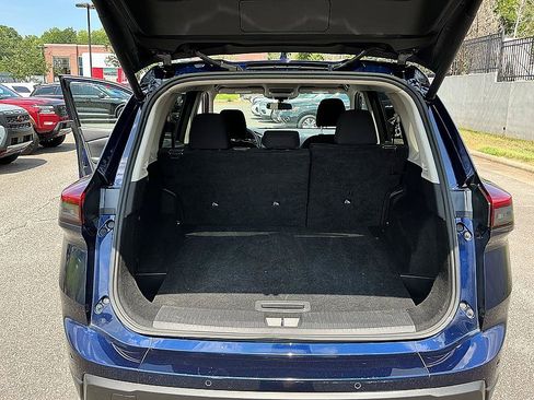 Used 2024 Nissan Rogue SV AWD/4WD image 25