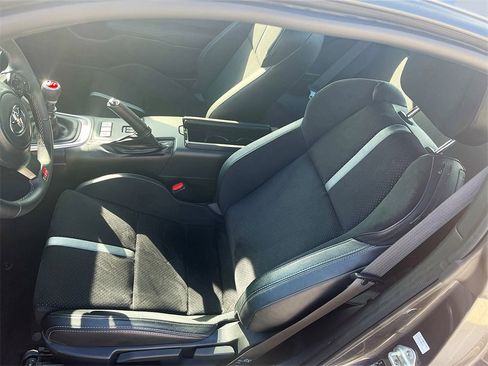 Used 2025 Toyota GR86 Premium image 21