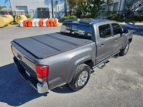 Used 2018 Toyota Tacoma SR5 image 43