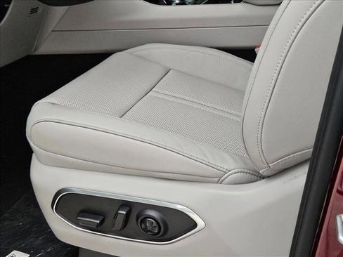 New 2026 Jeep Grand Wagoneer 2WD image 4