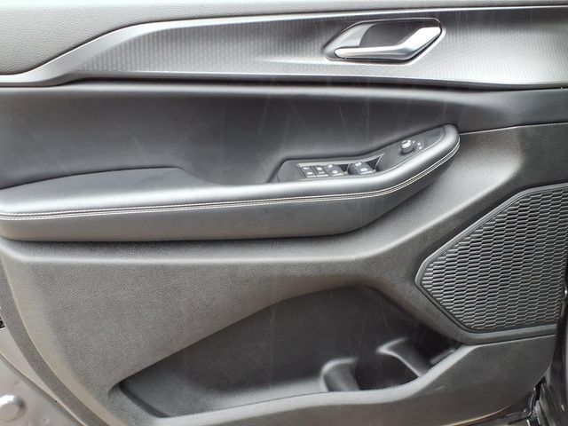 Used 2023 Jeep Grand Cherokee L Laredo w/ Luxury Tech Group I AWD/4WD image 14