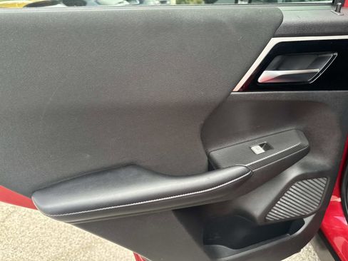 Used 2022 Mitsubishi Outlander ES image 10