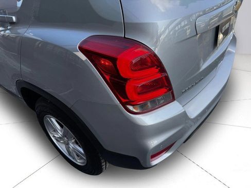 Used 2021 Chevrolet Trax LT w/ Driver Confidence Package image 12