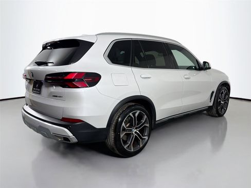 Certified 2024 BMW X5 xDrive40i w/ Parking Assistance Package AWD/4WD image 5