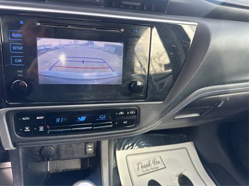 Used 2018 Toyota Corolla SE image 33