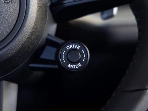 Certified 2025 Porsche Cayenne E-Hybrid image 15