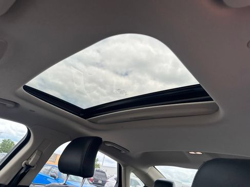 Used 2018 Ford Fusion SE w/ Equipment Group 602A FWD image 5