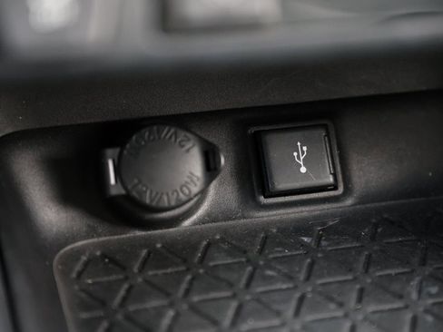 Used 2021 Toyota RAV4 XLE Premium image 28