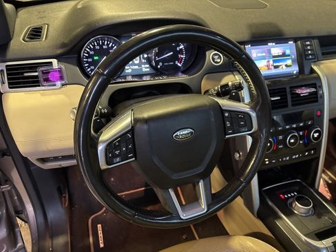 Used 2016 Land Rover Discovery Sport HSE image 12
