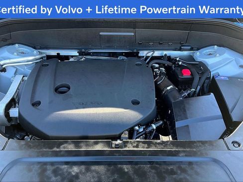 Used 2025 Volvo XC90 B6 Plus image 13